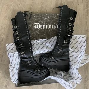 Over the Knee Shakers